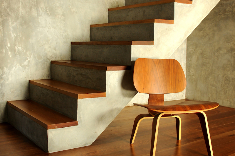 Betonnen trap met hout bekleden © Interieurdesigner