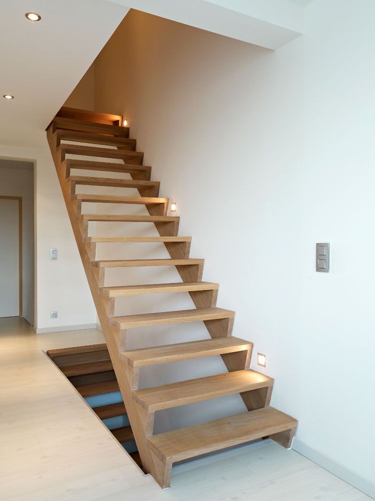 Goedkope, maar enorm kwalitatieve nieuwe trap uit hout © Trappen Demunster